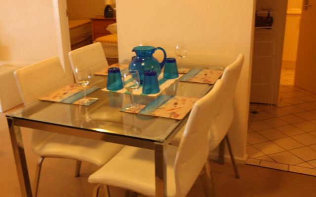 Glenelg Beachside Apartments