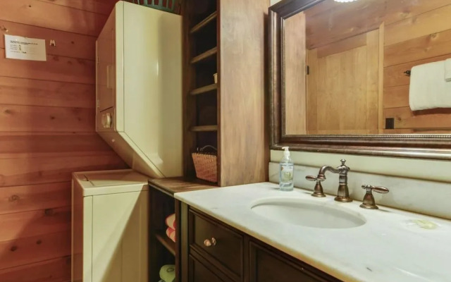 Cluster 19 2 Br condo by RedAwning