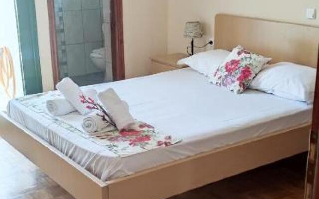 Villa Rodia 2 guests
