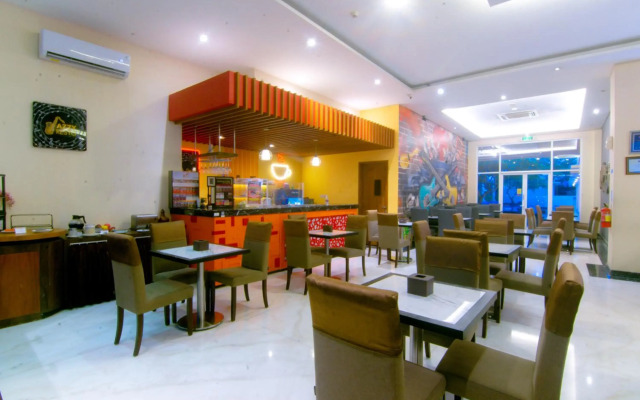 Front One Hotel Purwodadi