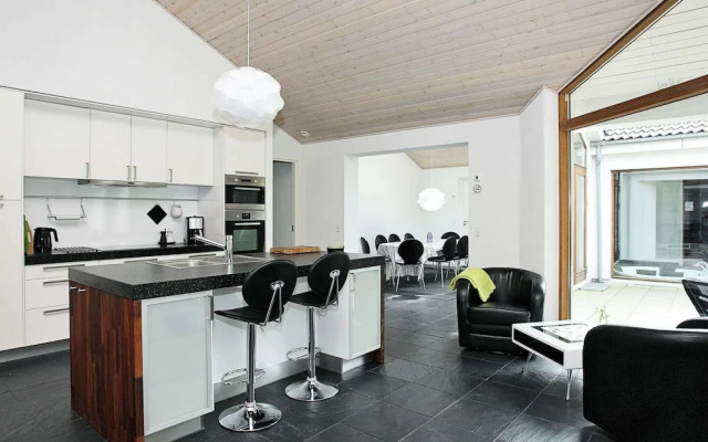 10 Person Holiday Home in Albaek