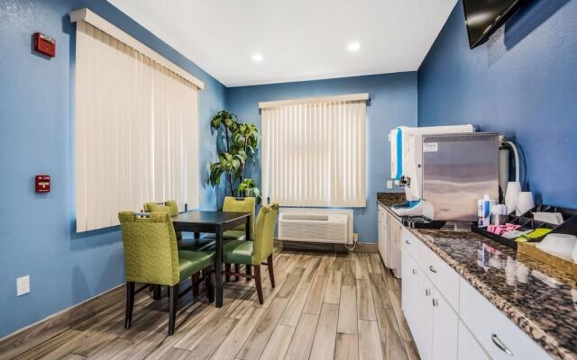 luxury inn and suits