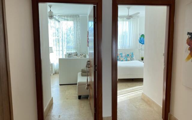 Apt w Beach Front Beach Access at Nueva Romana