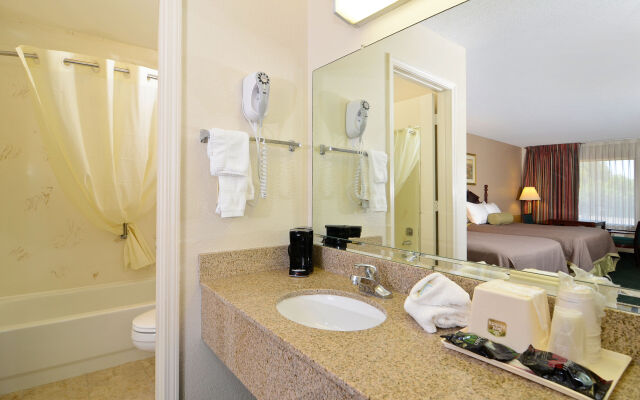 Travelers Inn and Suites