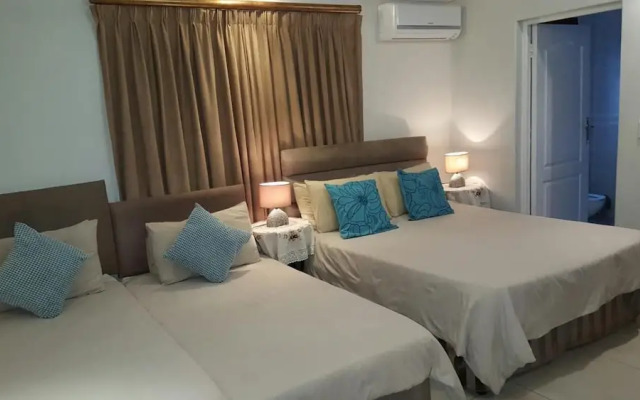 Savoy Lodge With Breakfast Included - Nice Budget Triple Room 2