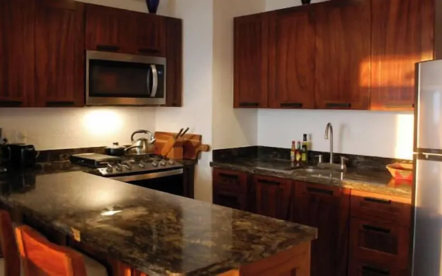 Ocean View 1Br Condo-balcony-beach-pool - 502