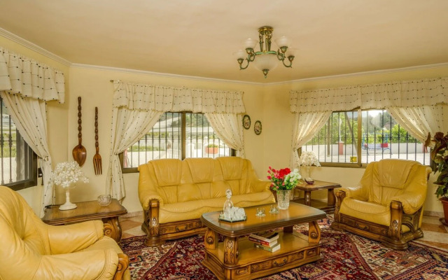 Detached Villa Private Pool, Large Terrace, Luxury Outside Kitchen Sleeping & Sitting Tower