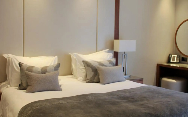 One Warwick Park Hotel