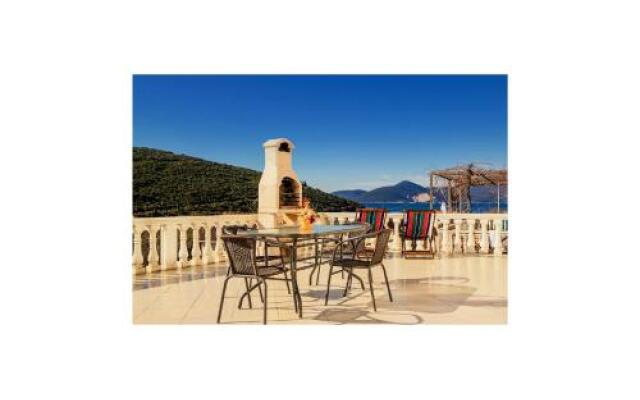 Bigova Sea Views Apartments
