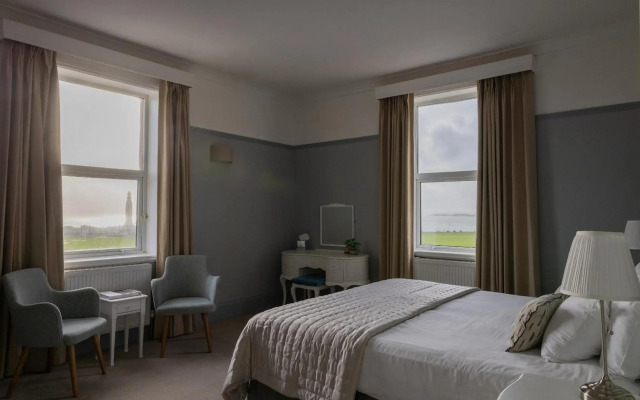 Queens Hotel