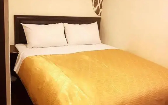 Holiday Commerce Hotel