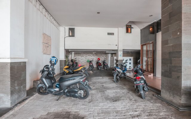 OYO 467 Penthouse Hotel