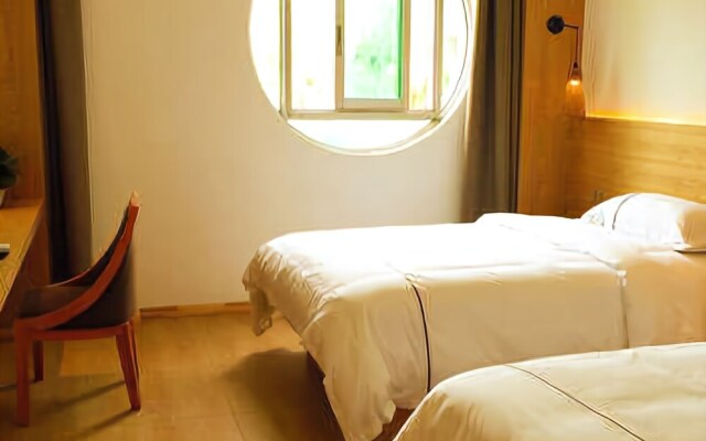 Dongxing Jinghui Hotel