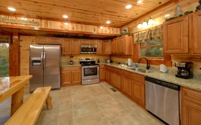 Paradise Point Pool Lodge