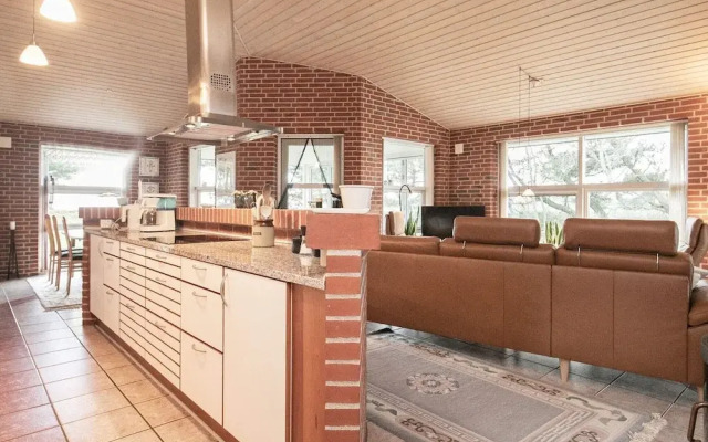 6 Person Holiday Home in Blavand