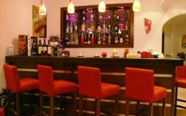 Omiros Luxury Hotel