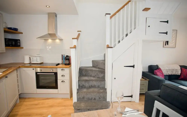 2br-central-15minwalktobeach-freeparking-wifi