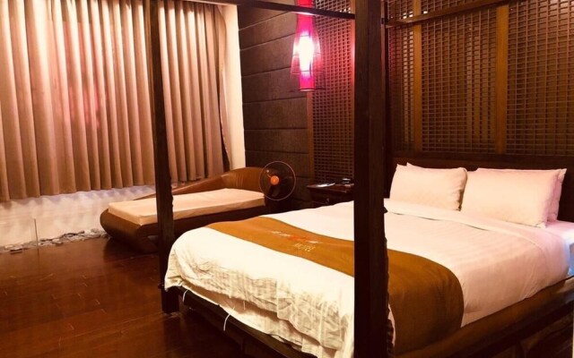 Hip Spa Motel