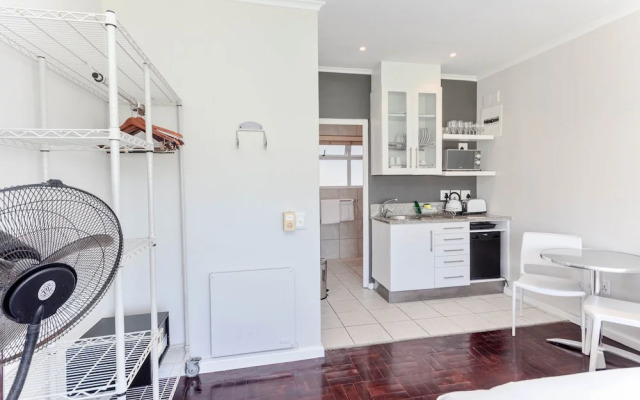 Mouille Point Studio Apartment With Stunning View