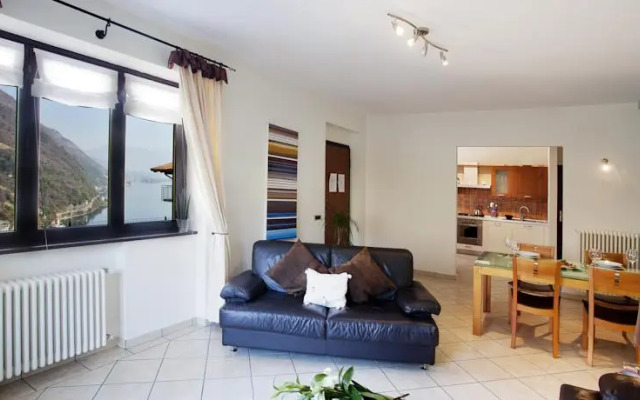 Argegno Garden Apartment