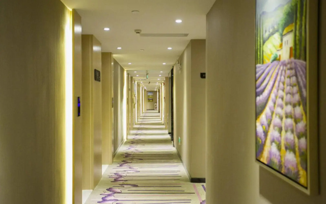Lavande Hotel JHWG Metro Station