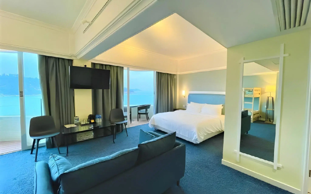 Warwick Hotel