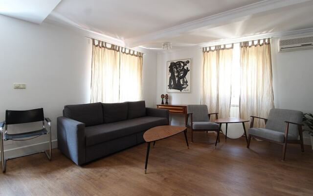 Luminous Apartment in Chueca AllôHousing