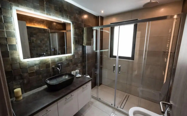 Serenity Suites Sea View 2