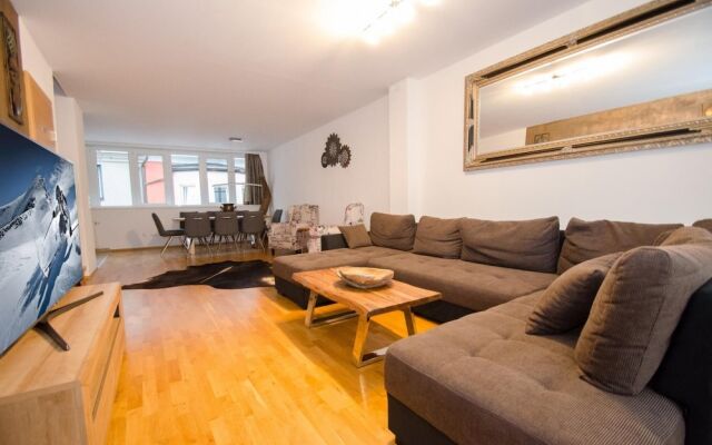 Penthouse Seven Private Roof Terrace Lake View