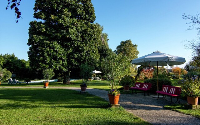 Luxurious Mansion in Crespignaga With Swimming Pool