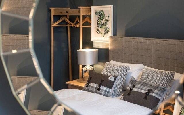 Summerfield Pub & Boutique Rooms