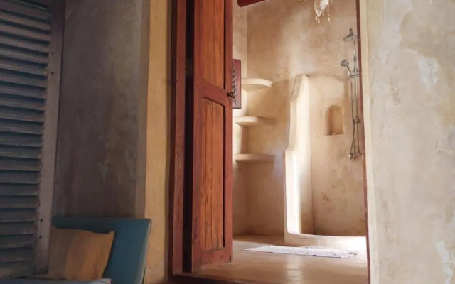 Samaki House