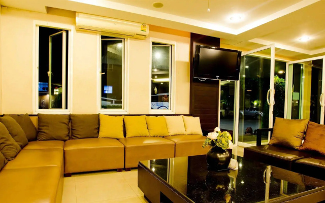 Sinsuvarn Airport Suite