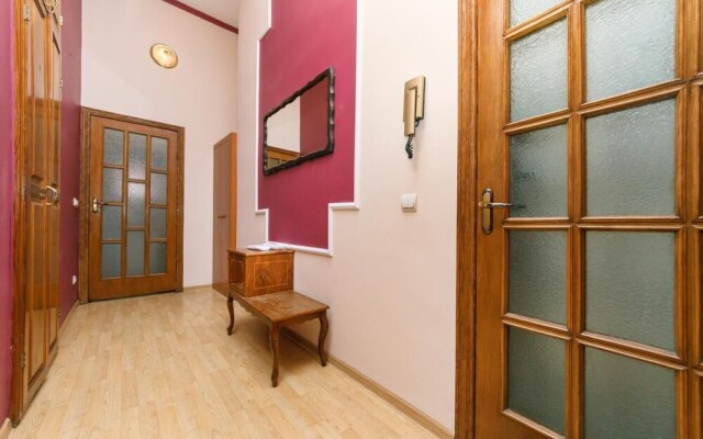 Apartment near Arena City