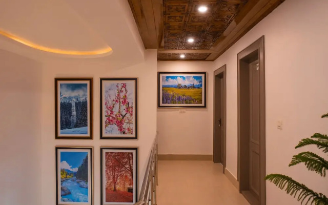 Moustache Hostel Pahalgam