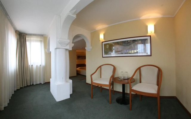 Hotel Savoy