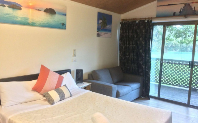 Paradise Palms Resort