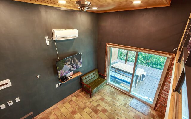 Gyeongju Rosso House Pension
