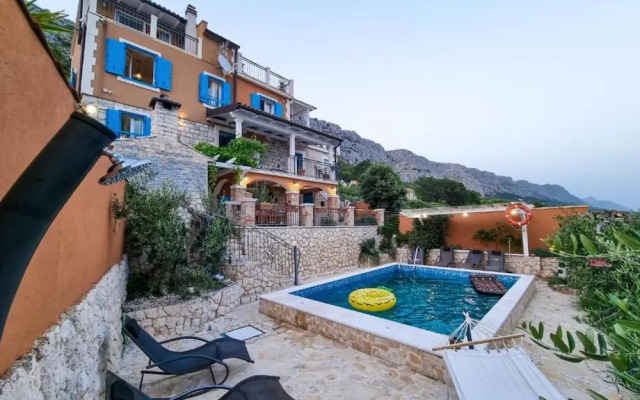 Villa M