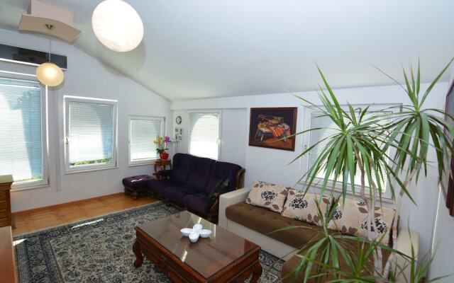 Two bedroom apartment in the heart of Porto Montenegro