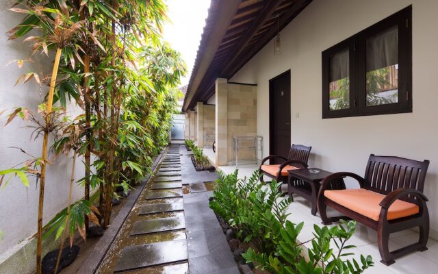 ZEN Rooms Legian Dewi Sri 3