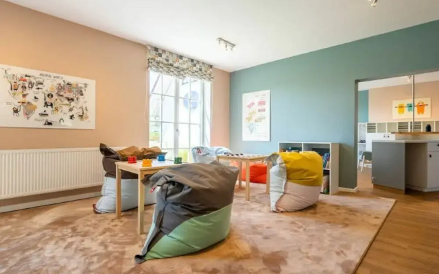 Comfy Apartment With Terrace