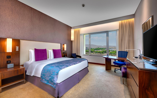 Crowne Plaza Muscat OCEC by IHG