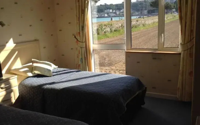 Au Caprice Guest House
