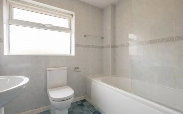Host Stay Lingwood Park