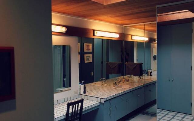 Bay View Modern