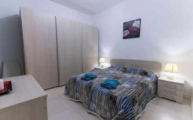 Seaside Cosy Maisonette- 2 mins from sea