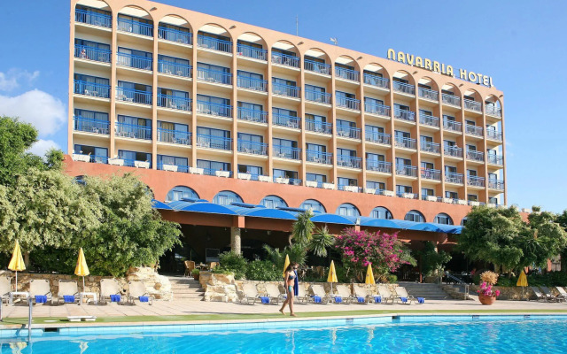 Navarria Hotel