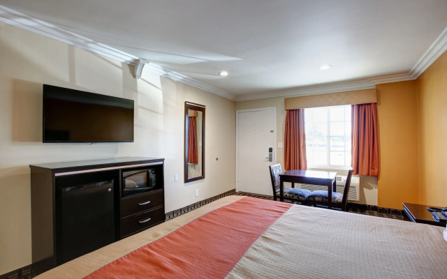 Ontario Inn & Suites