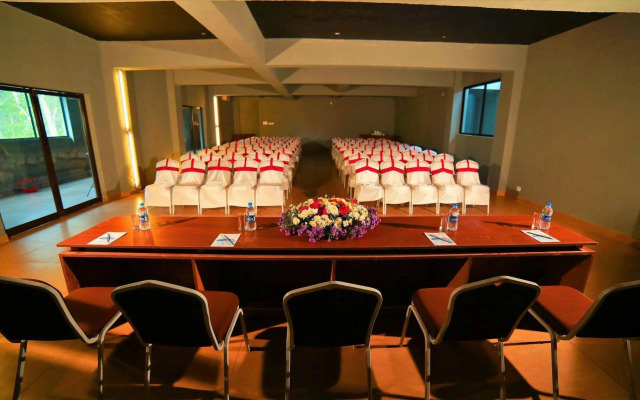 The Mountain Courtyard Thekady